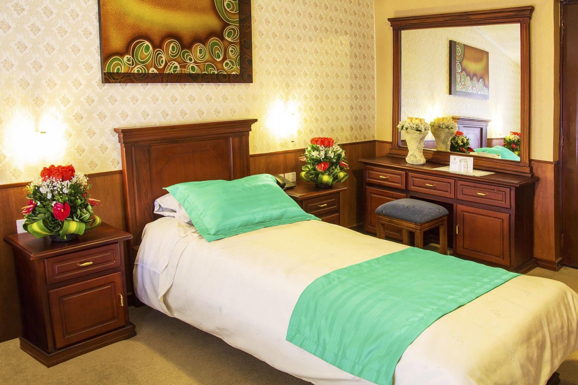 Hotel Inca Imperial กีโต ภายนอก รูปภาพ